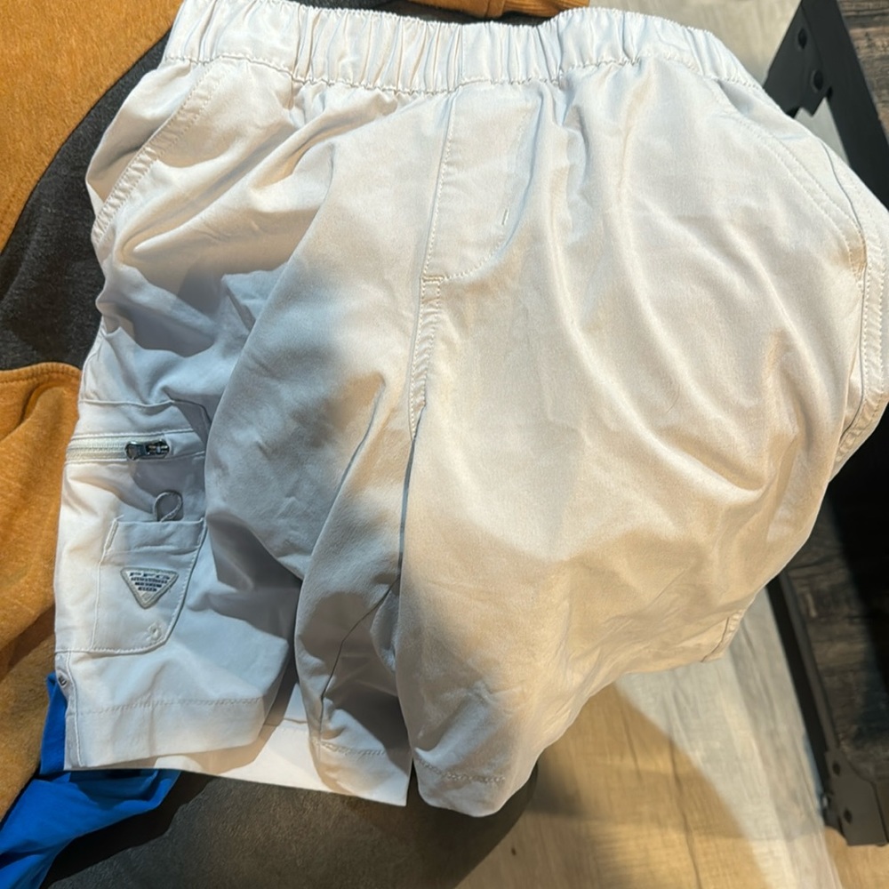 Columbia medium shorts